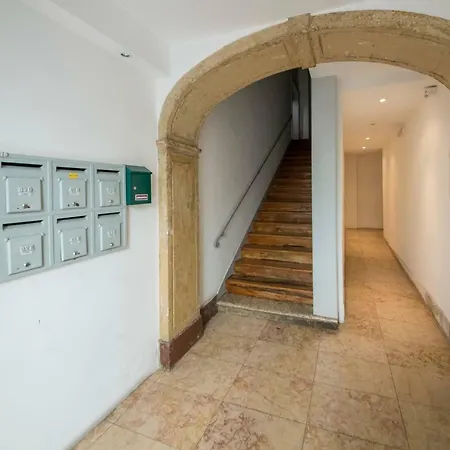 Apartment A Captivating Close To River Tagus In *