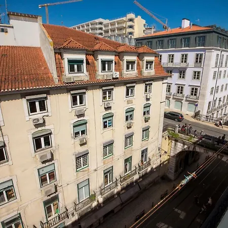 A Captivating Close To River Tagus In Apartman *