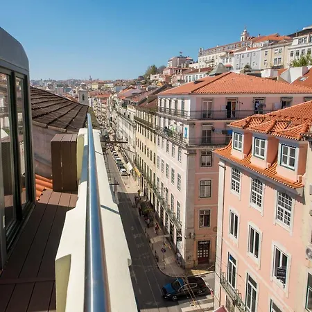 Captivating Rooftop Loft By River Tagus By Nestatlisbon *