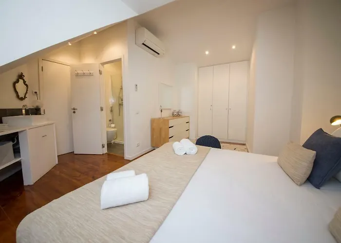 A Captivating Close To River Tagus In