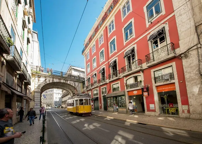 A Captivating Close To River Tagus In Διαμέρισμα *