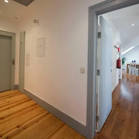 A Captivating Close To River Tagus In Appartement Lissabon