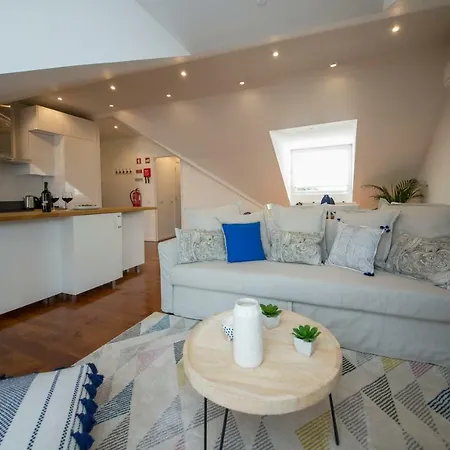 A Captivating Close To River Tagus In * Lissabon