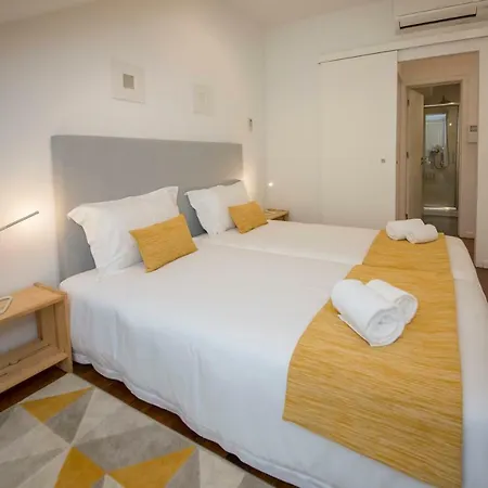 A Captivating Close To River Tagus In Appartement